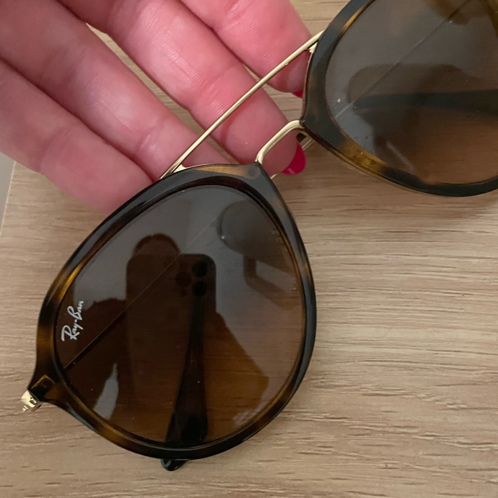 Ray Bans Tortoise and Gold - Picture 5 of 10